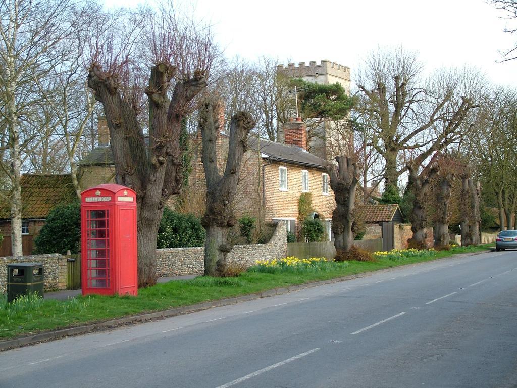 Thistle Cottage Mildenhall Bagian luar foto